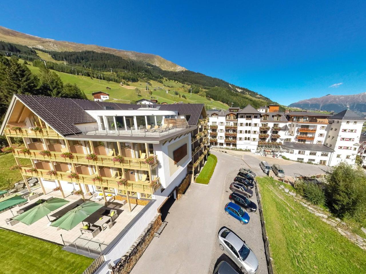 Natuerlich Hotel Mit Charakter Fiss Eksteriør bilde